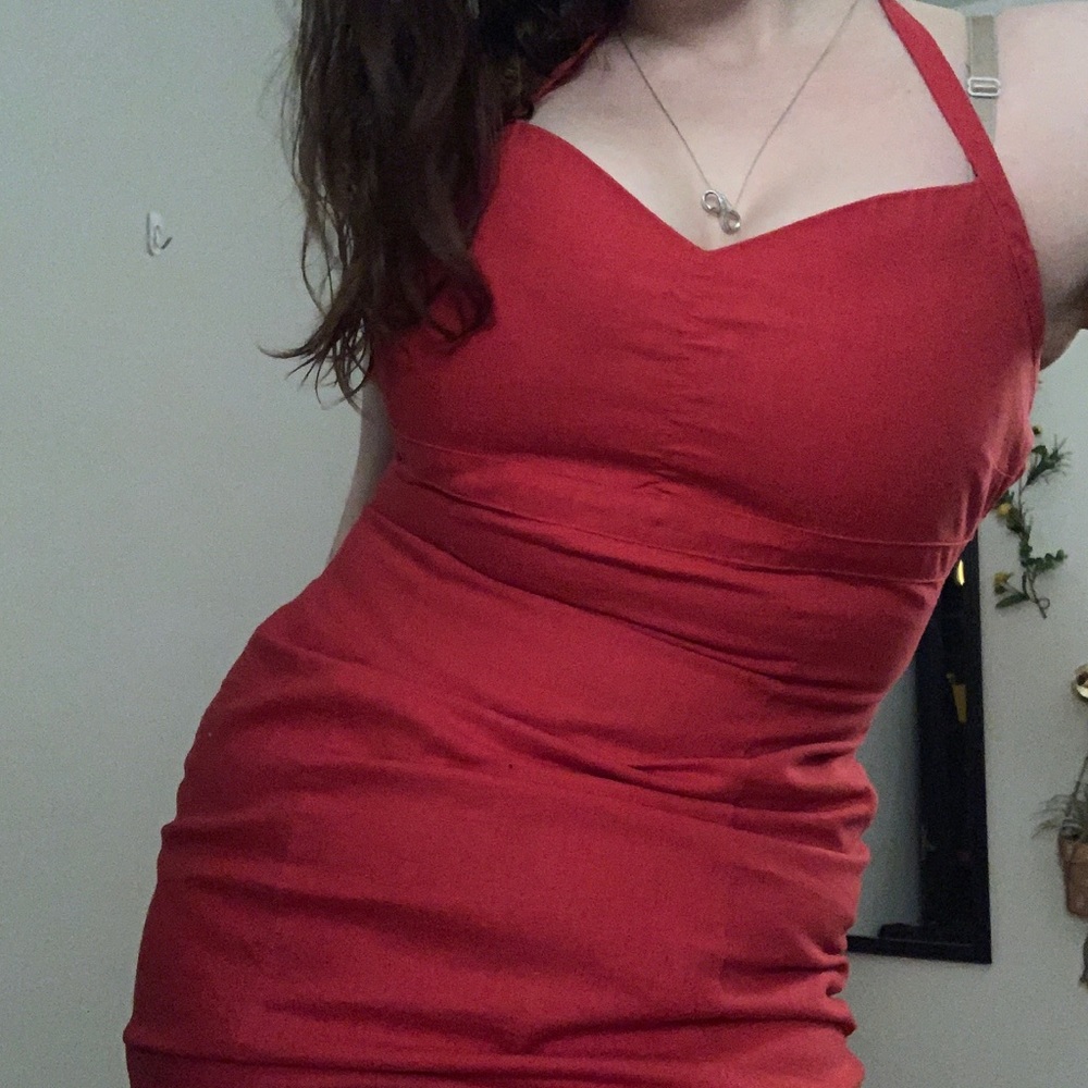 Size 8 red dress that ties around the neck